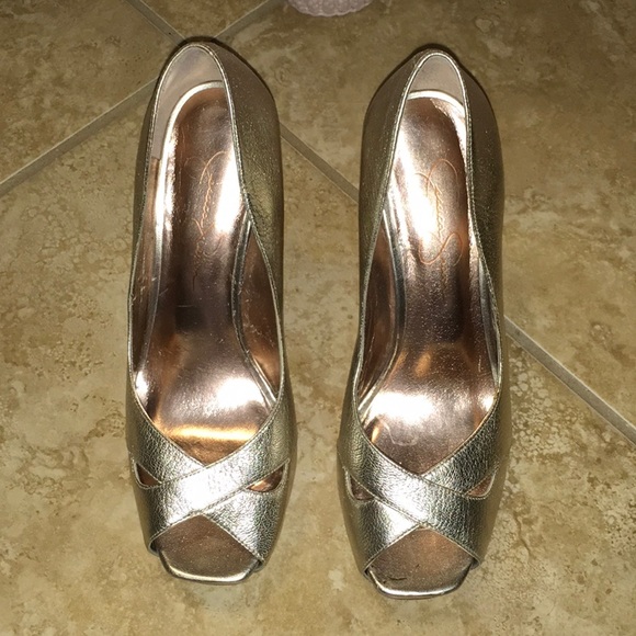 Jessica Simpson Badoline Gold heels 7.5 - Picture 2 of 5